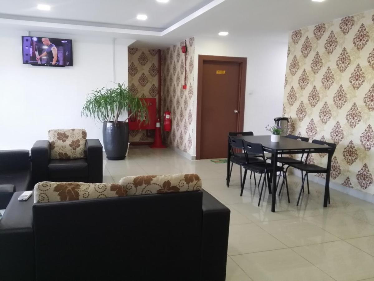 Shobi Hotel Johor Bahru Near Ciq Jb Esterno foto